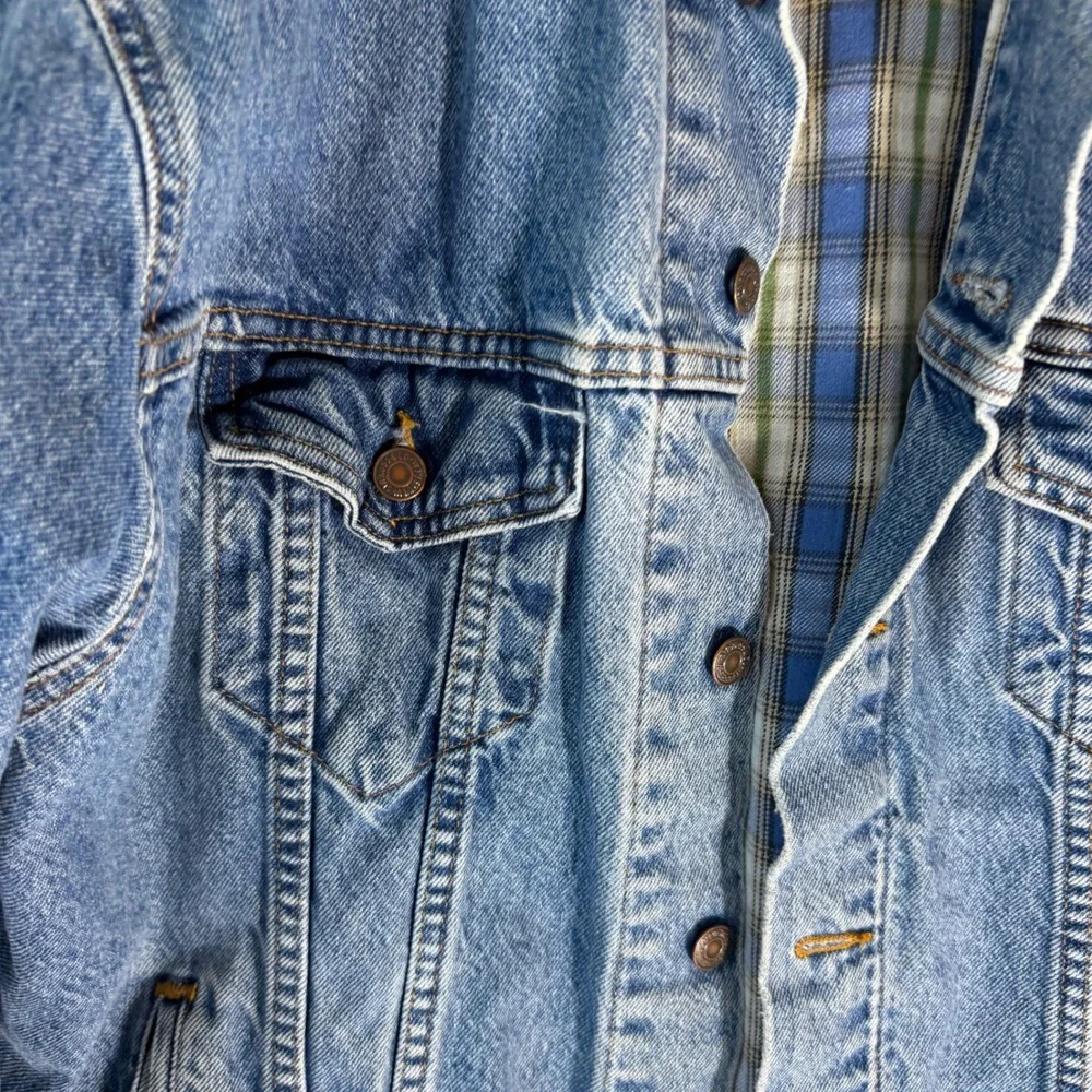 Vintage Levis 70699-0289 Plaid Flannel Lined Denim Trucker Jacket Mens Large USA